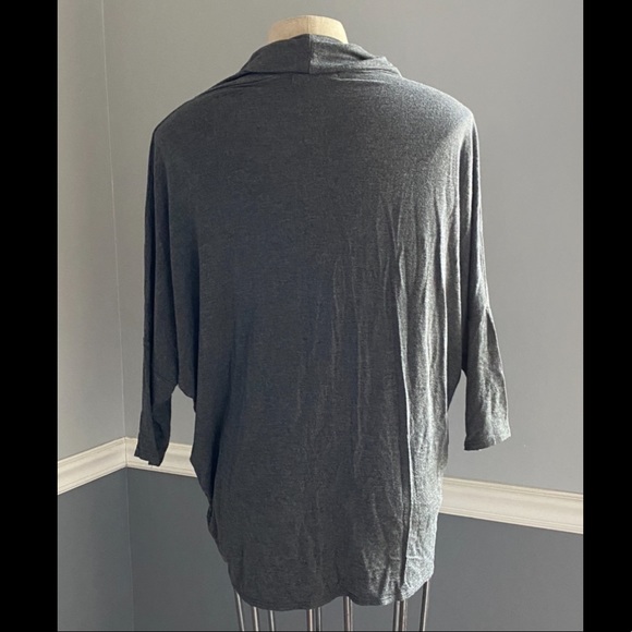 KIM & CAMI asymmetric layered shirt - Picture 3 of 5